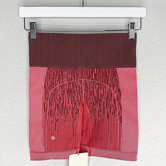 Lululemon Sculpt Seamless Mid-Rise 6" Bike Short in Electric Coral - Picture 5 of 8